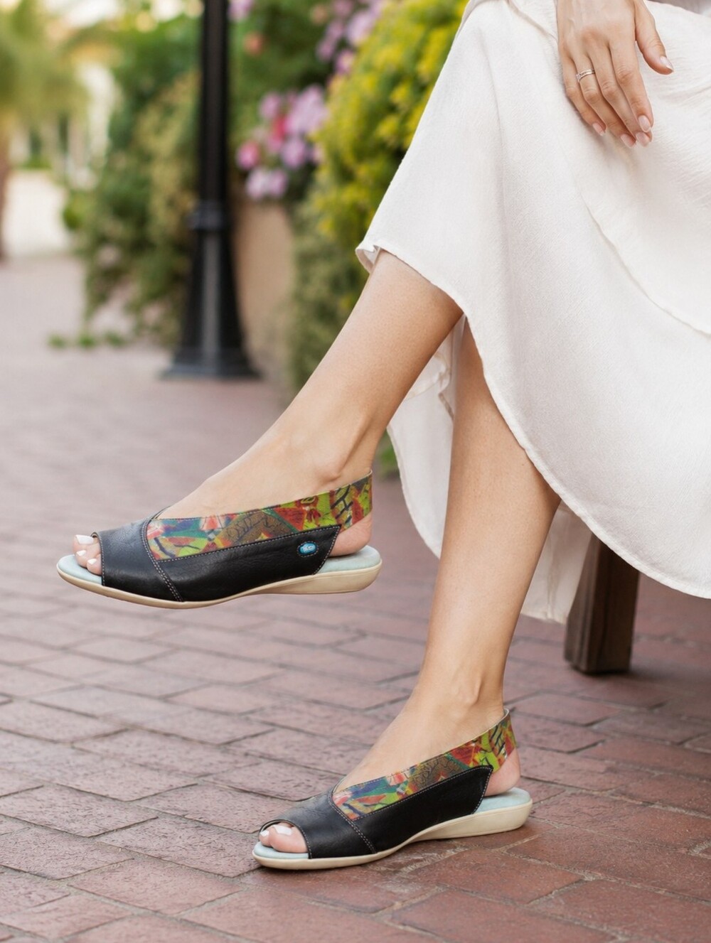 Cloud Caliber Black Leather Slingback Comfort Sandals Cushioned Footbed Artistic